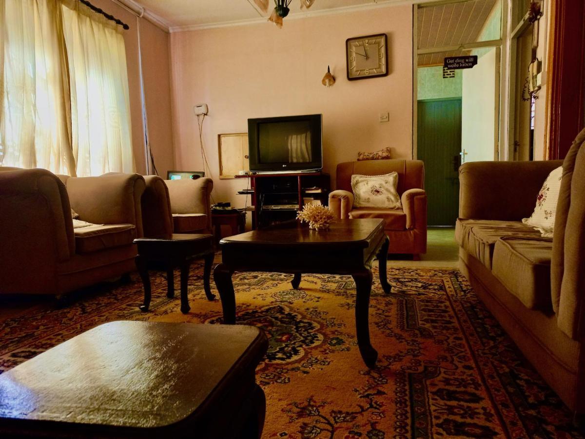 Kuniville Guest House เนย์รี ภายนอก รูปภาพ