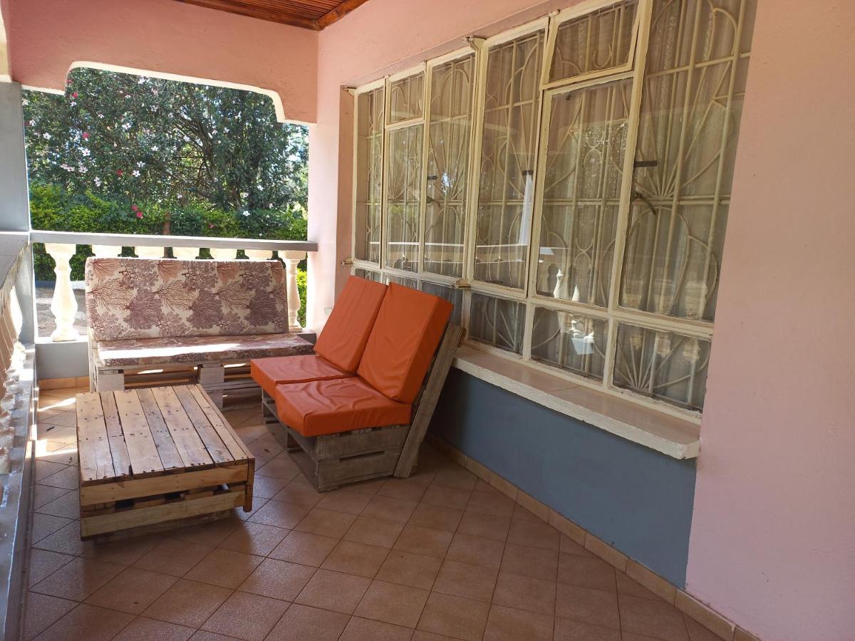 Kuniville Guest House เนย์รี ภายนอก รูปภาพ