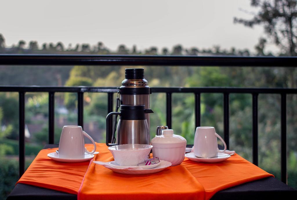 Kuniville Guest House เนย์รี ภายนอก รูปภาพ