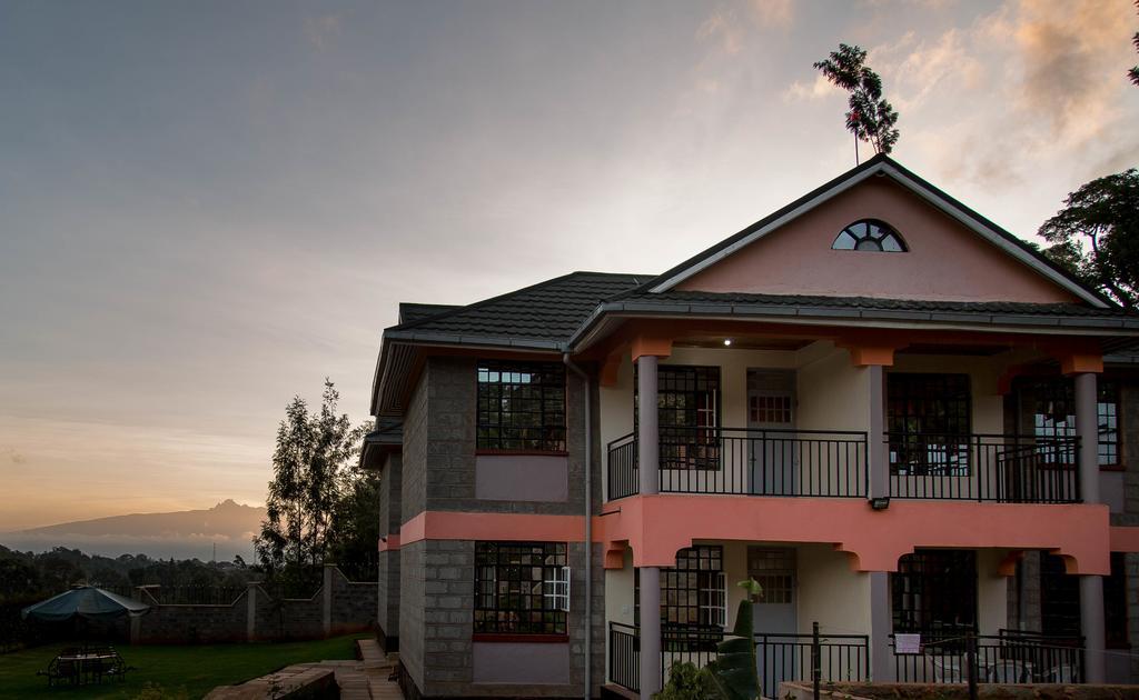 Kuniville Guest House เนย์รี ภายนอก รูปภาพ